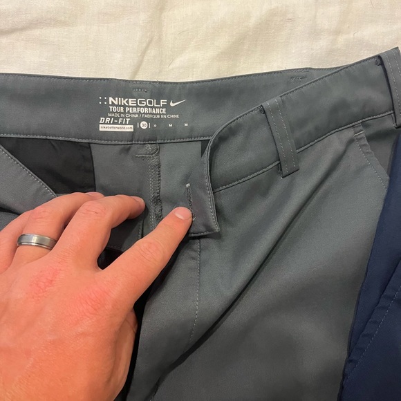 Lot of 4 men’s Nike golf shorts black, gray, blue, khaki size 30 - Picture 5 of 9